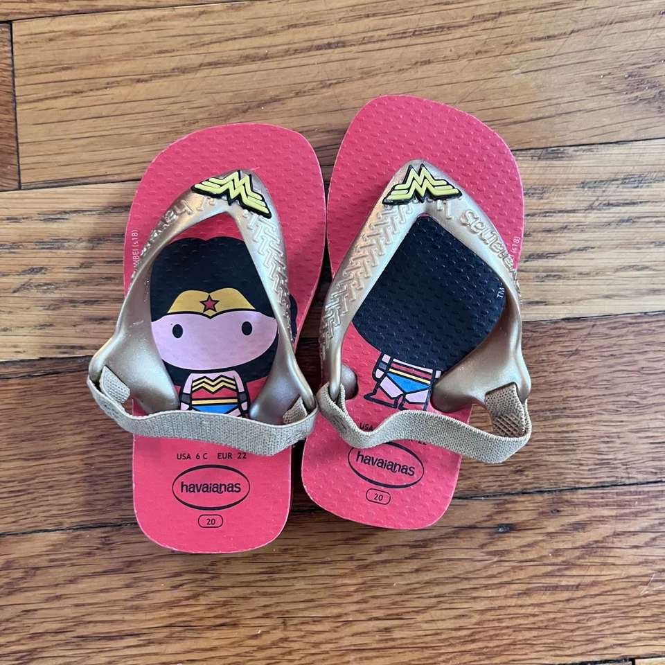 Havaianas Girls Baby Size 6C Red & Gold Wonder Woman Summer Flip flops - Image 2 of 3