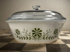 Vintage Glasbake J2600 1 1/2 Qt Round Casserole Dish Green Daisy Jeanette & Lid