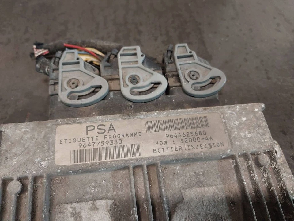 Peugeot 206 1999 Petrol Engine Control Unit Module 9647759380 55kW GIV11749 - Image 4 of 4