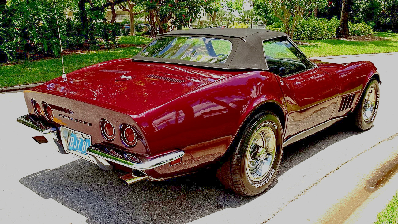 1968 Burgundy Chevrolet Corvette   | C3 Corvette Photo 2