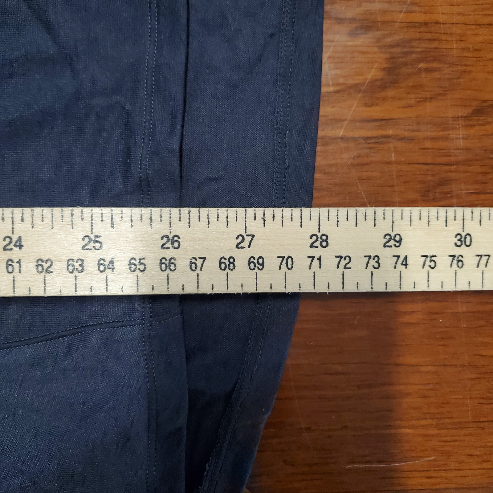 Under Armour Shirt Mens Sz XL Black Iowa Hawkeyes Football Half Zip Mock Neck thumbnail 8