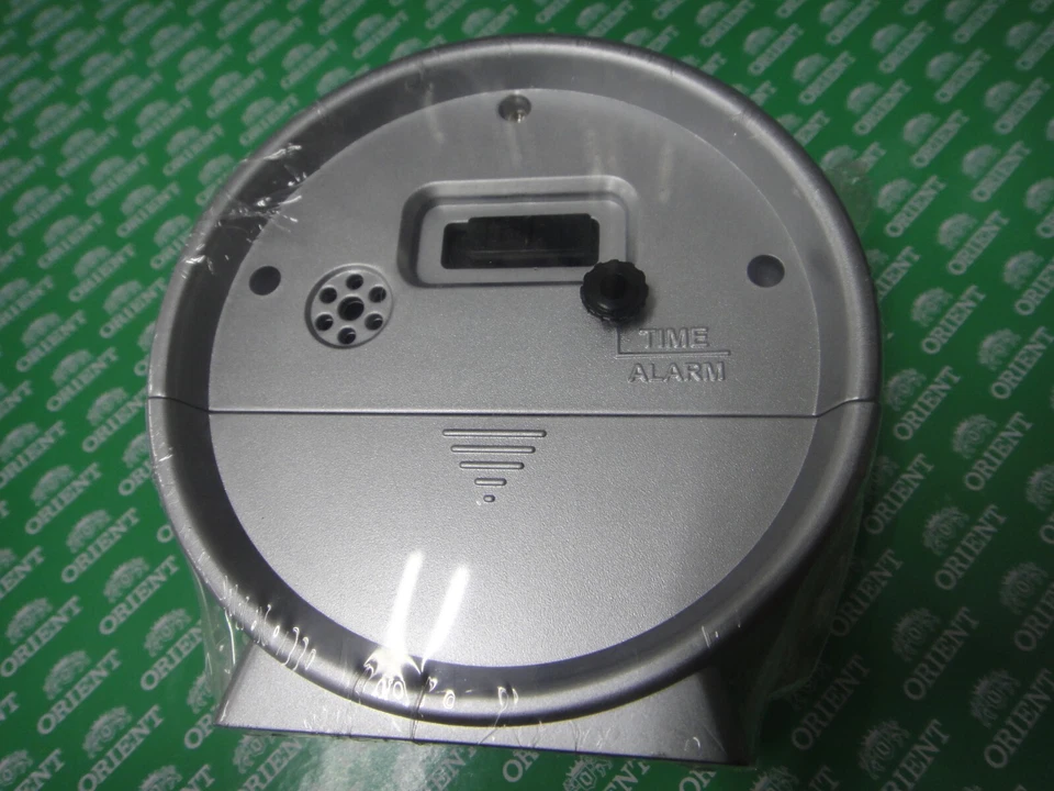 Seiko Bedside Alarm clock Sweep snooze Lumibrite night light QHE133S auto stop - Image 4 of 4