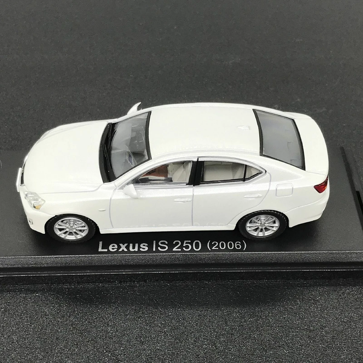 Mini Car Lexus IS 250 2006 White 1/43 Scale Box Display Diecast Vol 137