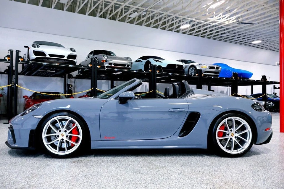 2023 Porsche 718 SPYDER Manual ARCTIC GREY...890 Miles...Rare 6sp Manual - Image 3 of 4
