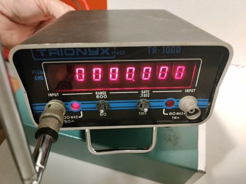 Trionyx TR-1000 Frequency Counter,600 MHz,Tested & Powers On (no cord included)