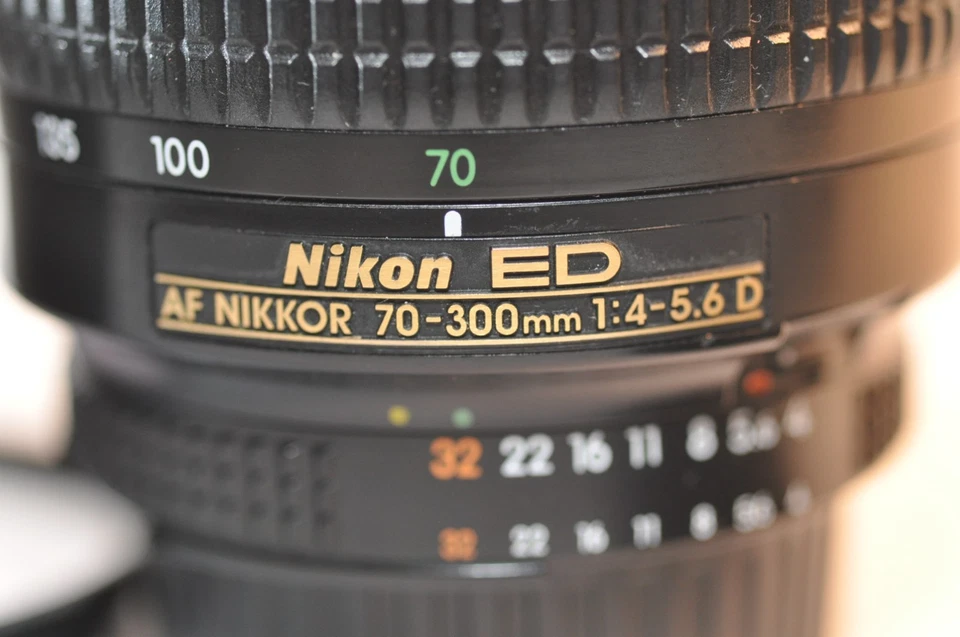 Nikon ED AF Nikkor 70-300mm 4-5.6 D FX lens HB15 for FM F100 DF D850 D750 D90 D5 - Image 2 of 4