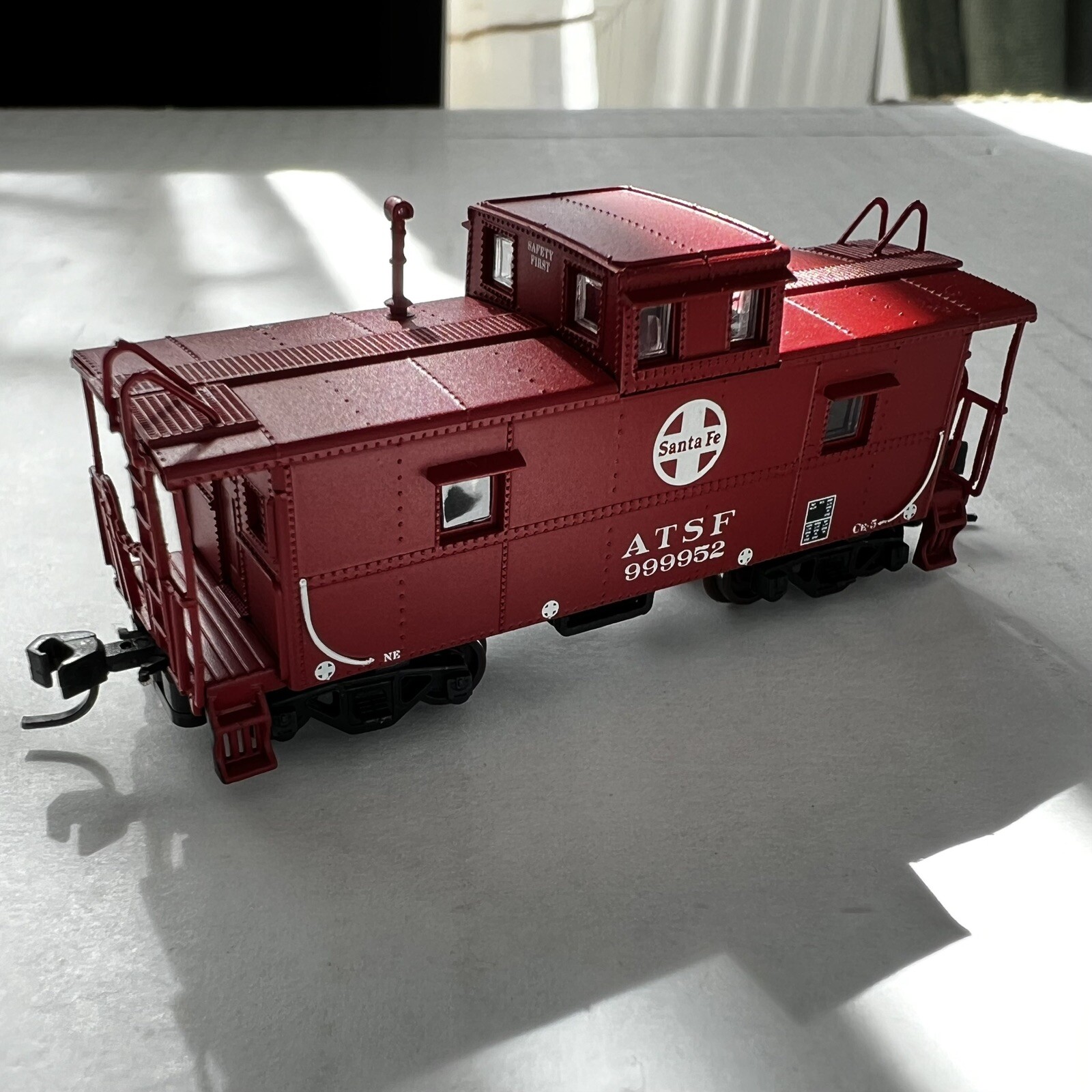 MODEL TRAIN ATLAS Nscale, C&O Cupola Caboose Santa Fe Road 999952
