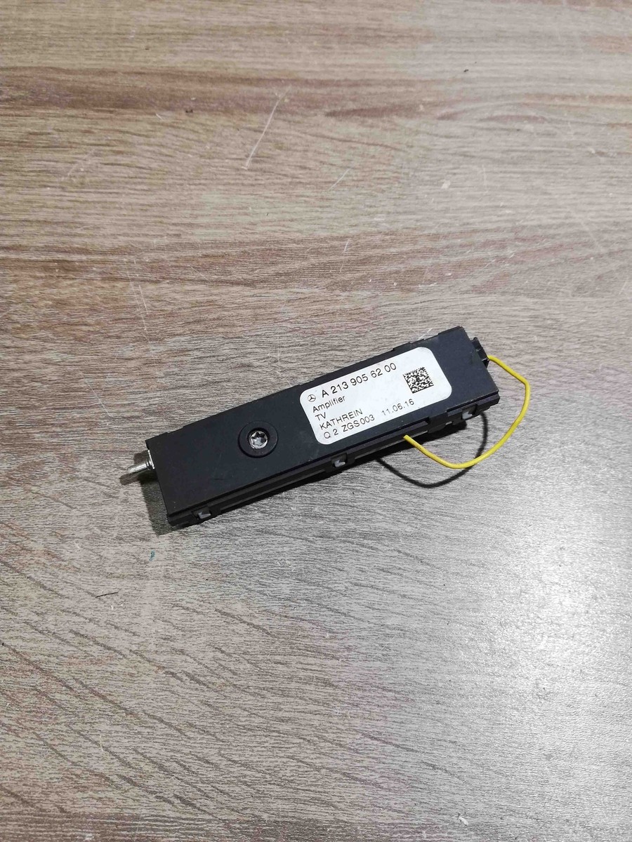 Mercedes Benz E Class W213 A2139056200 Antenna Radio Signal