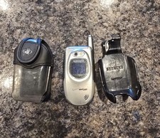 Samsung SCH-A670 - Gray and Silver Verizon Cell Flip Phone With 2 Cases Works