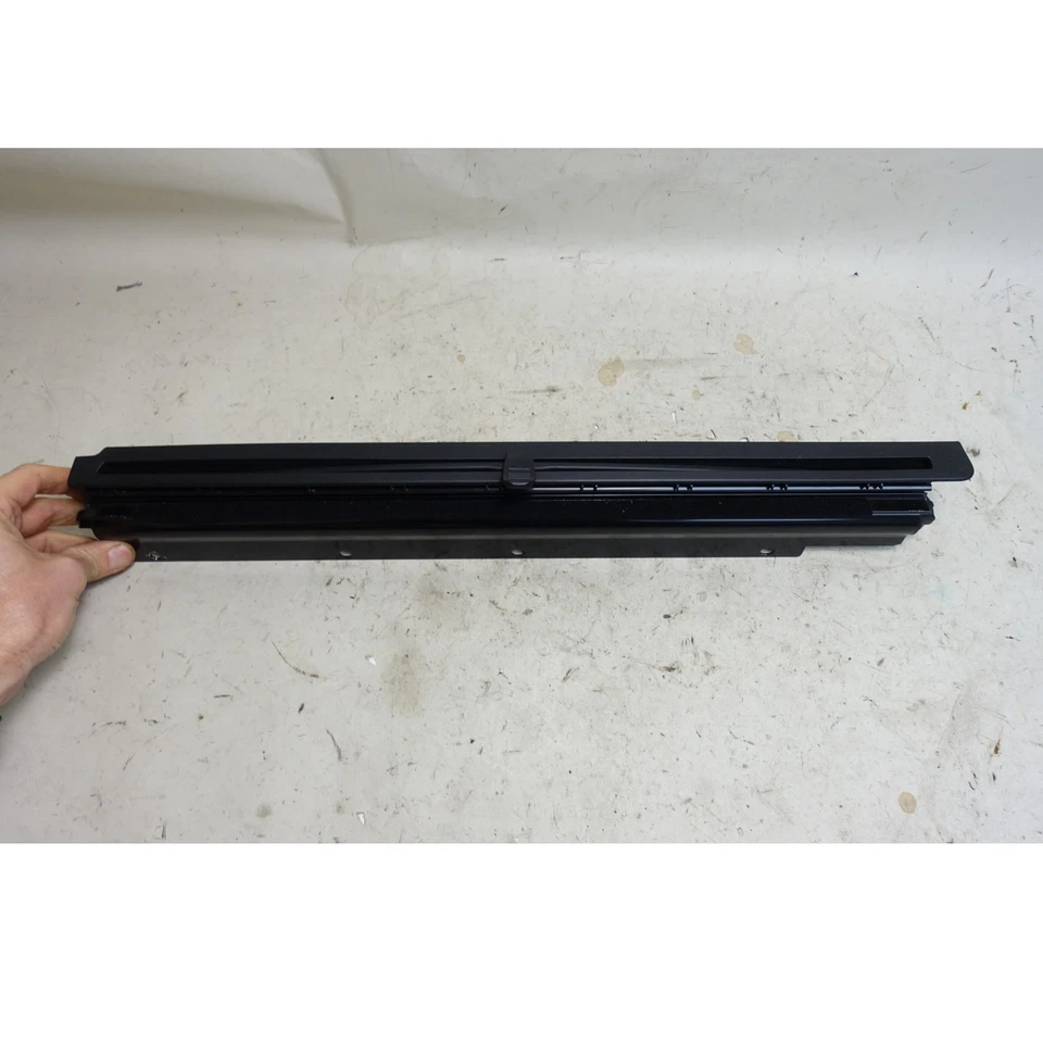 12-18 BMW F30 F80 Serie 3 M3 Sedán Puerta Trasera Izquierda Rodillo Parasol Fábrica Fabricante de Equipo Original Foto 2 de 4