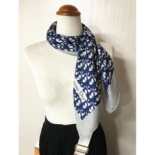 Authentique foulard Christian Dior motif trott x 78 cm soie toutes saisons