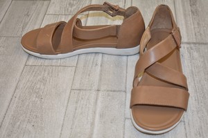 naturalizer elliott sandal