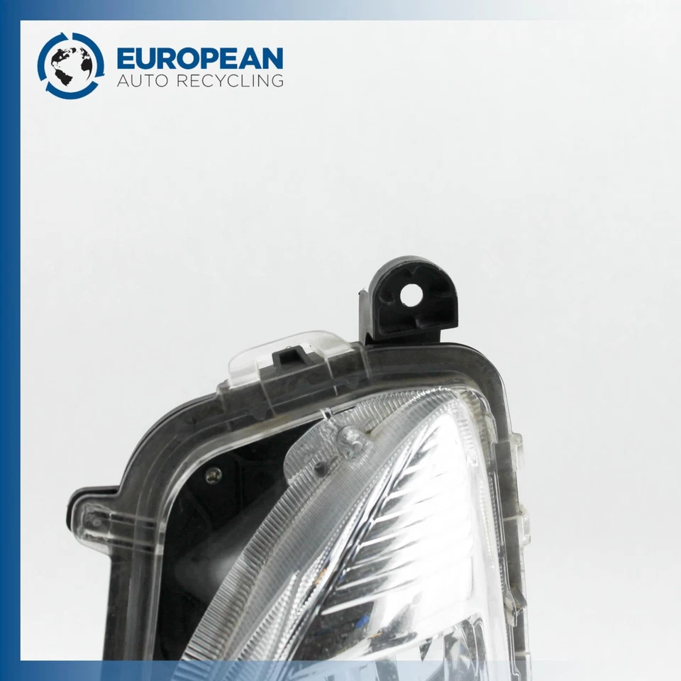 Luz antiniebla del lado izquierdo del conductor Toyota Prius 2016-2018 - 8122047030 OEM Foto 3 de 4