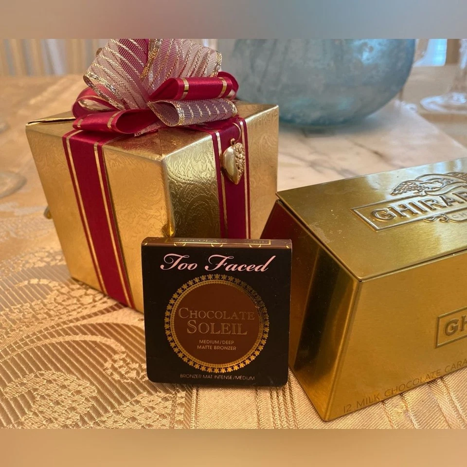 Too Face paquete de bronceador y sombra de ojos Foto 3 de 4