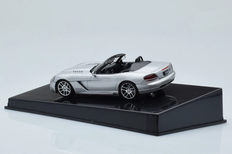 51703 Dodge Viper SRT-10 Silver AUTOart 1/43 - Imagen 3 de 4