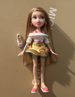 Bratz Sweet Dreamz Siernna Doll