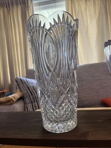Authentic Vintage 1980’s Waterford  Master Cutter Peacock Feather Crystal Vase ￼