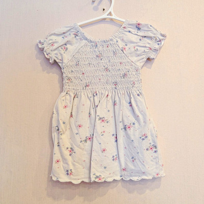 dopo dopo Baby Mädchen Kleid Gr. 74 weiß Blumen Shirtkleid Kurzarm Jersey Rüsche