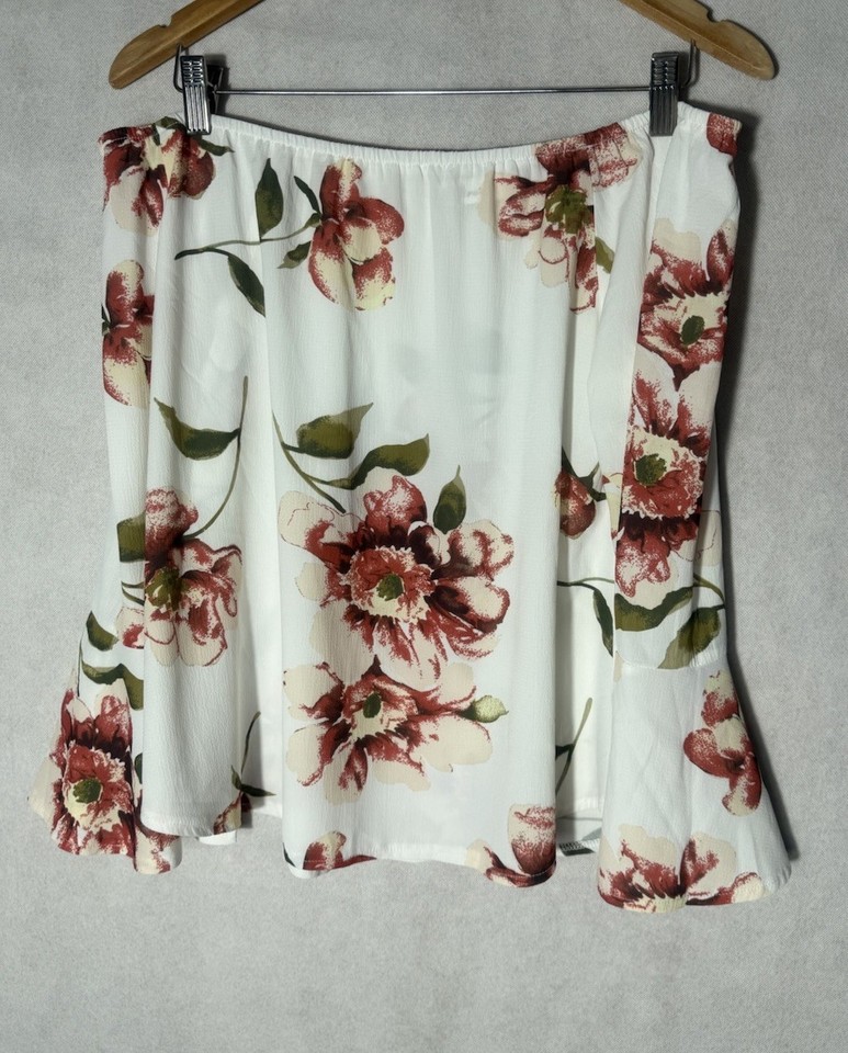 Ladies Size 14 Miracle On / Off Shoulder Top, White