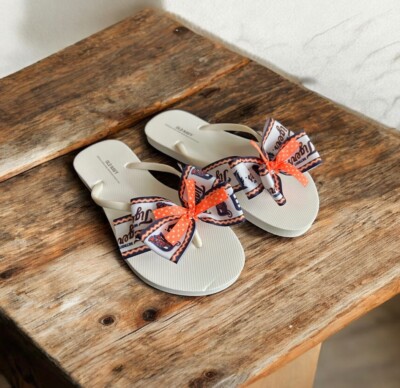 New Women's Flip Flops with Large Bow - Size 6 - Detroit Tigers Baseball