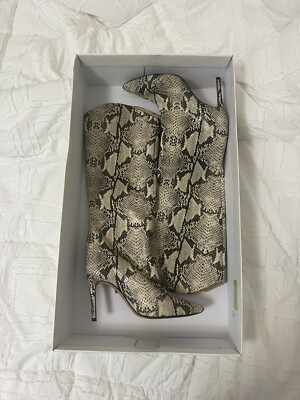 Schutz Maryana boot snakeskin Size
