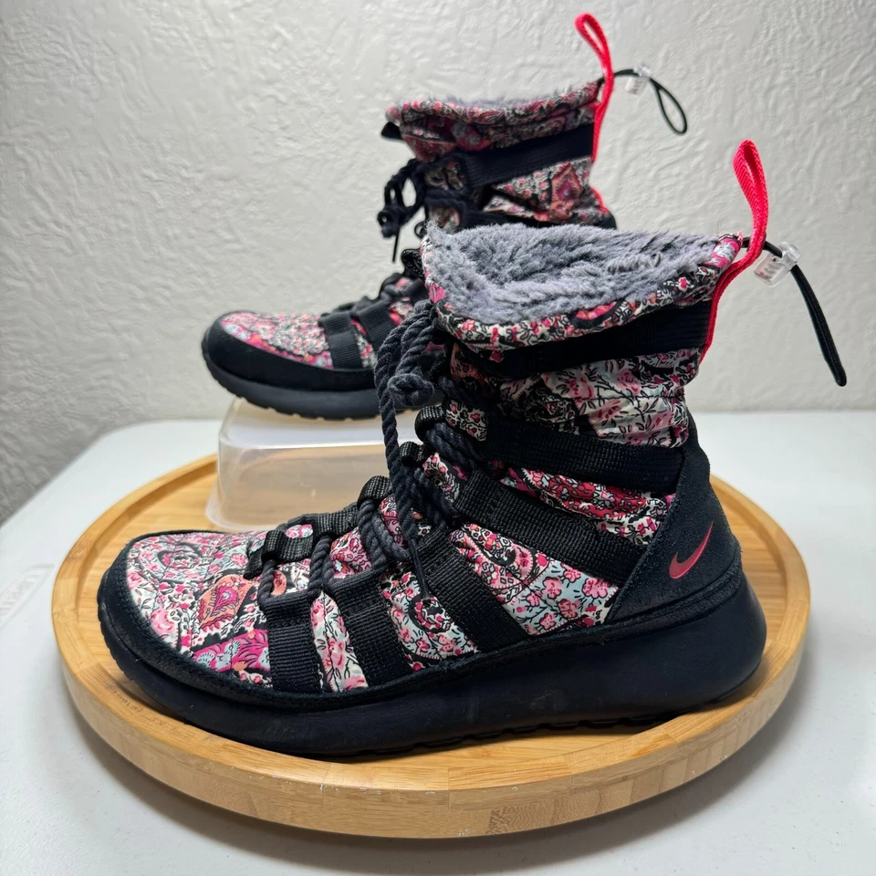 Tênis Nike Rosherun Hi bota feminina 5.5 Liberty of London solar vermelho pele sintética corrida - Imagem 4 de 4