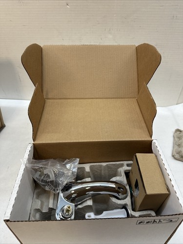 Delta 2523LF Classic Centerset Bathroom Faucet - Picture 1 of 5