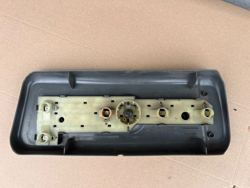 BMW OEM E30 RÜCKLICHT BIRNENHALTER KAPPE BREMSLEUCHTENABDECKUNG