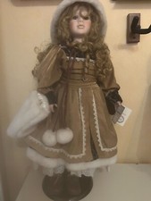 Porzellanpuppe Adelie Creation Paris / Limitierte Auflage / Weihnachten