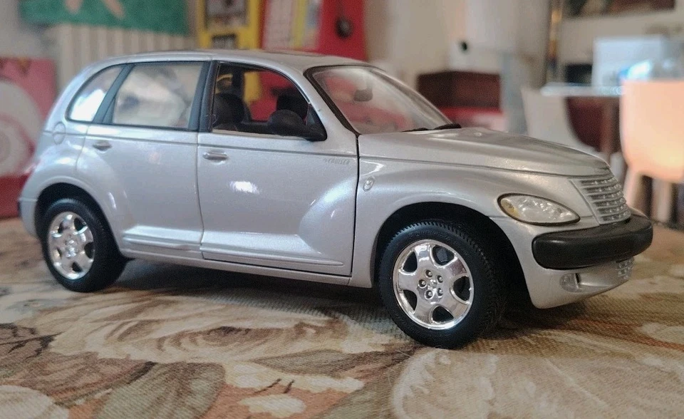 MAISTO 1/18 - CHRYSLER CRUISER - Modellino Auto Metallo - Collezionismo - #A1# - Immagine 2 di 4