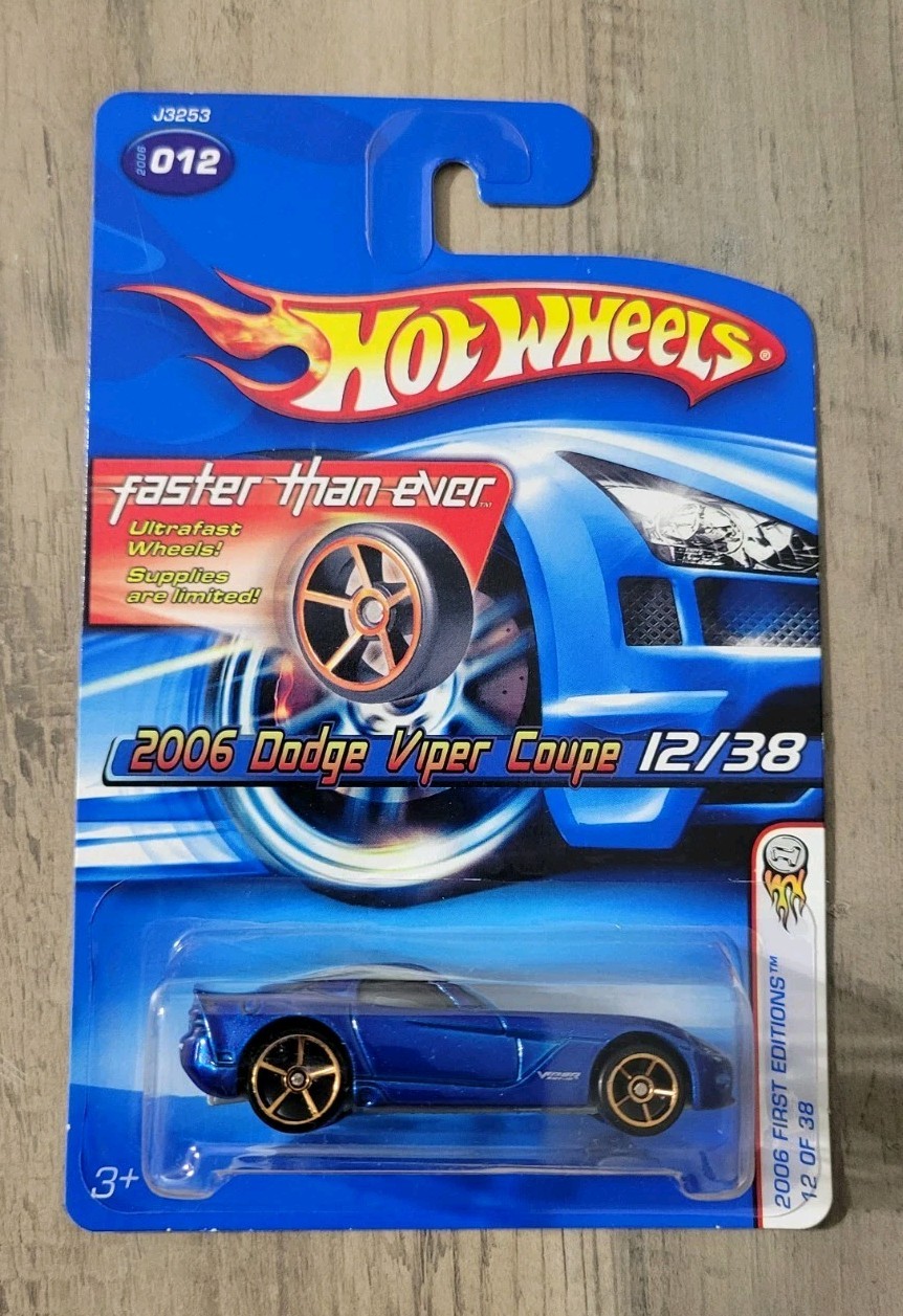 2006 Dodge Viper Coupe Gold FTE Hot Wheels * Blue * NIP 1:64 Scale