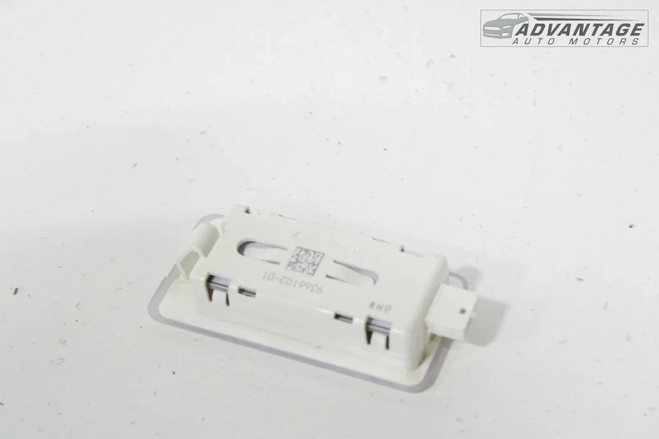 BMW 740I XDRIVE G12 2017-2022 maletero trasero carga equipaje luz interior lámpara OEM Foto 3 de 4