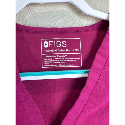 FIGS Technical Scrub Top Womens Dark Pink Stretch V-Neck Pockets Uniform Size XS - Picture 3 of 4