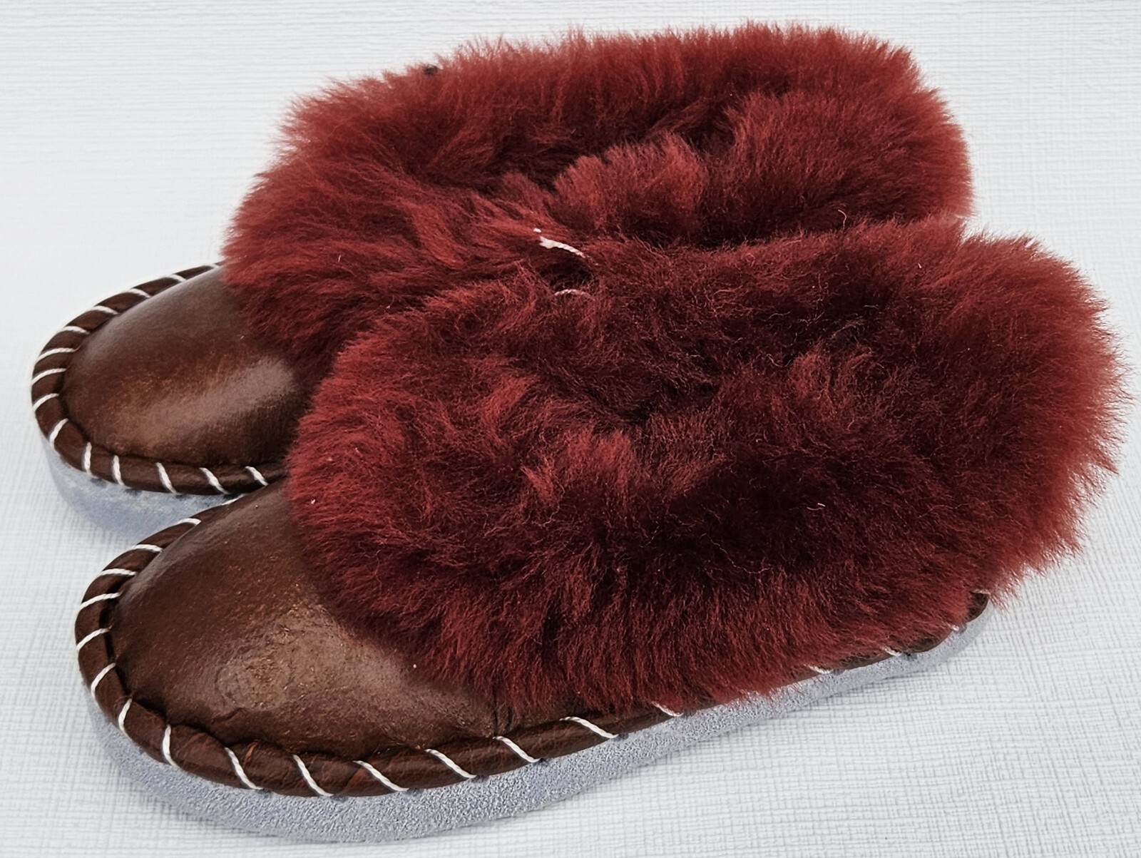 APL PELLICCIA DI AGNELLO PANTOFOLE CALDE taglia 31 NUOVE pelle di pecora pelle fatte a mano rosse (6g.23)
