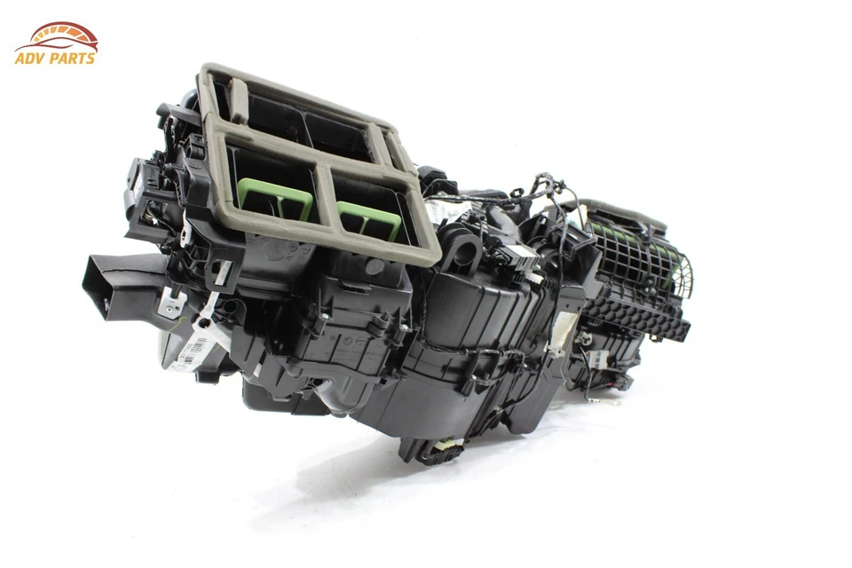 2017-2020 CHEVROLET SUBURBAN FRONT HVAC AC CLIMATE HEATER BLOWER HOUSING BOX OEM - Image 4 of 4