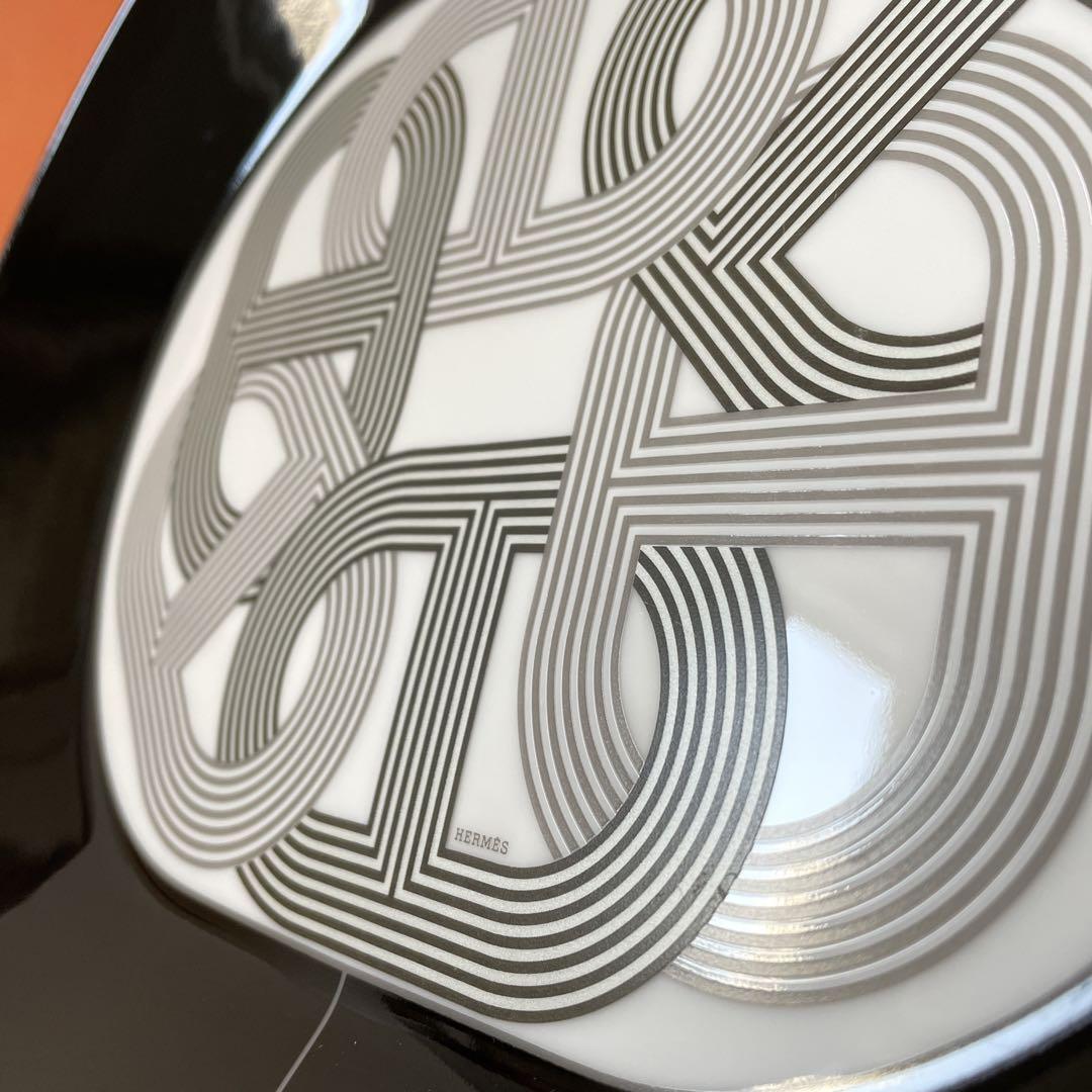 HERMES Rallye 24 Oval Plate Large Black Porcelain 11.8in x HERMES Rallye 24 Oval Plate Large Black Porcelain 11.8in x