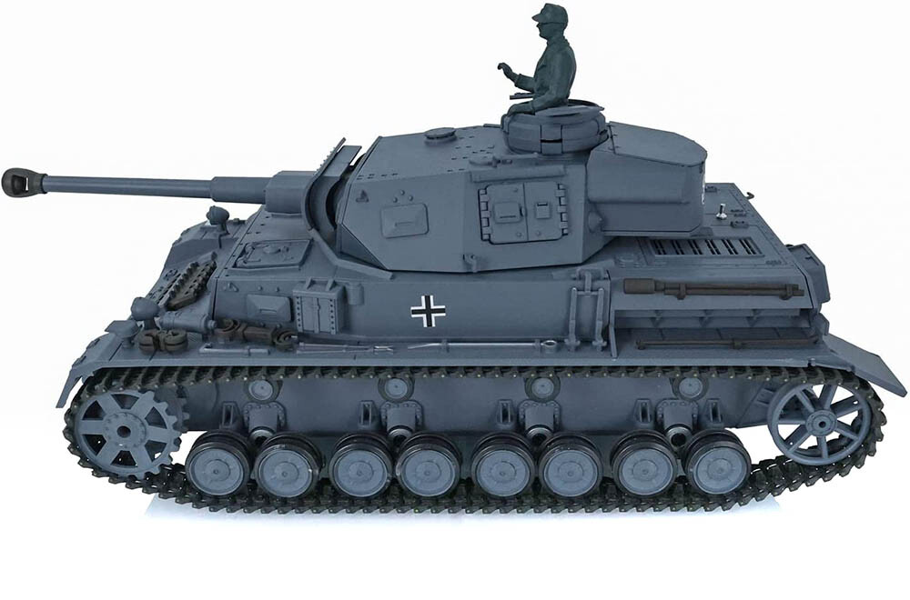 自動車 GERMAN TANK4 TYPE F2  1/15scale Bandai 1/15 German Tank 4 Type F2 Static/RC Tank
