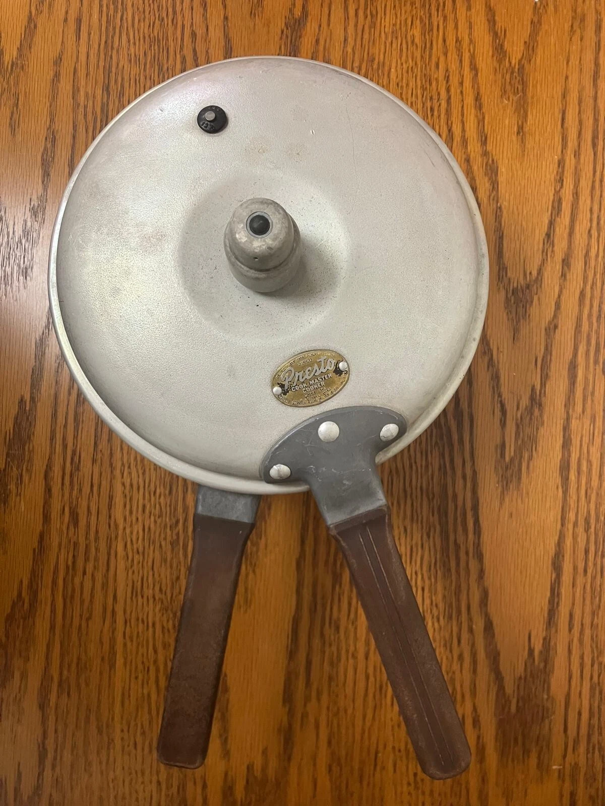 Vintage Presto Model 604 Cook Master Cooker 4-Quart Pressure Cooker w/ Regulator
