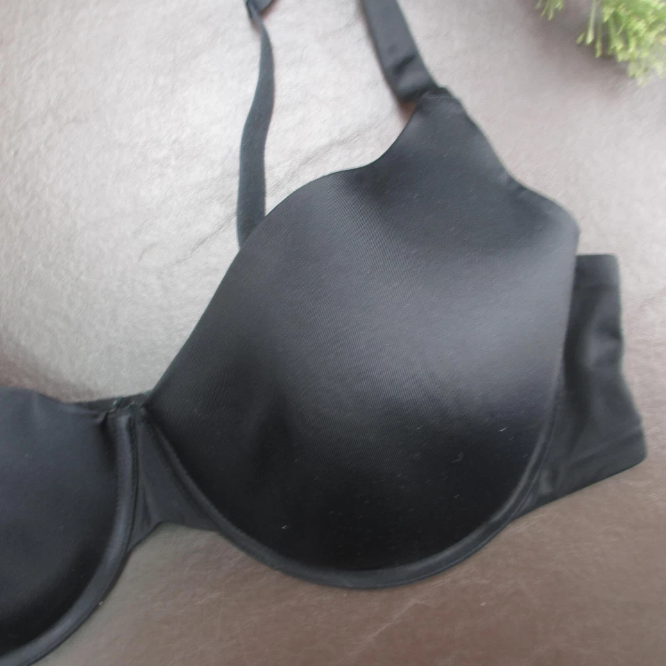 Sujetador Gilligan & O'Malley 42D negro ligeramente forrado con aros cierre ajustable trasero Foto 4 de 4
