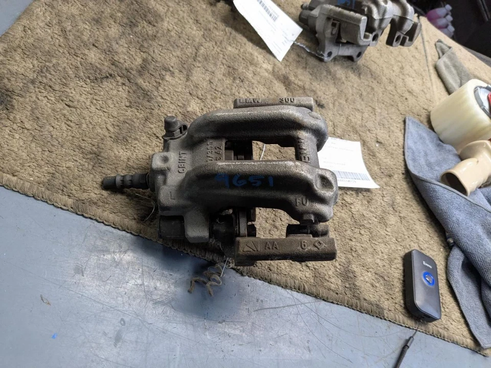 Pinza de conductor trasera sin freno deportivo compatible con 17-20 BMW 430i 775523 Foto 4 de 4