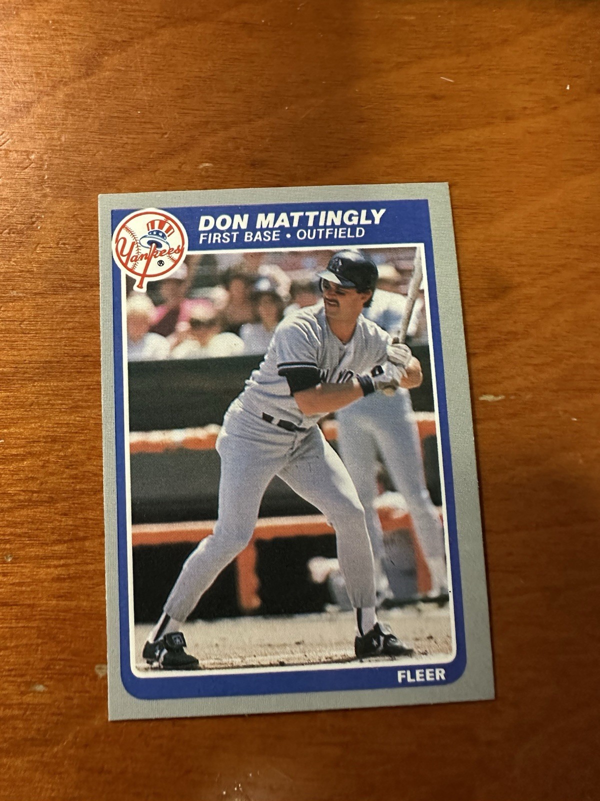 (b) 1985 Fleer Don Mattingly #133