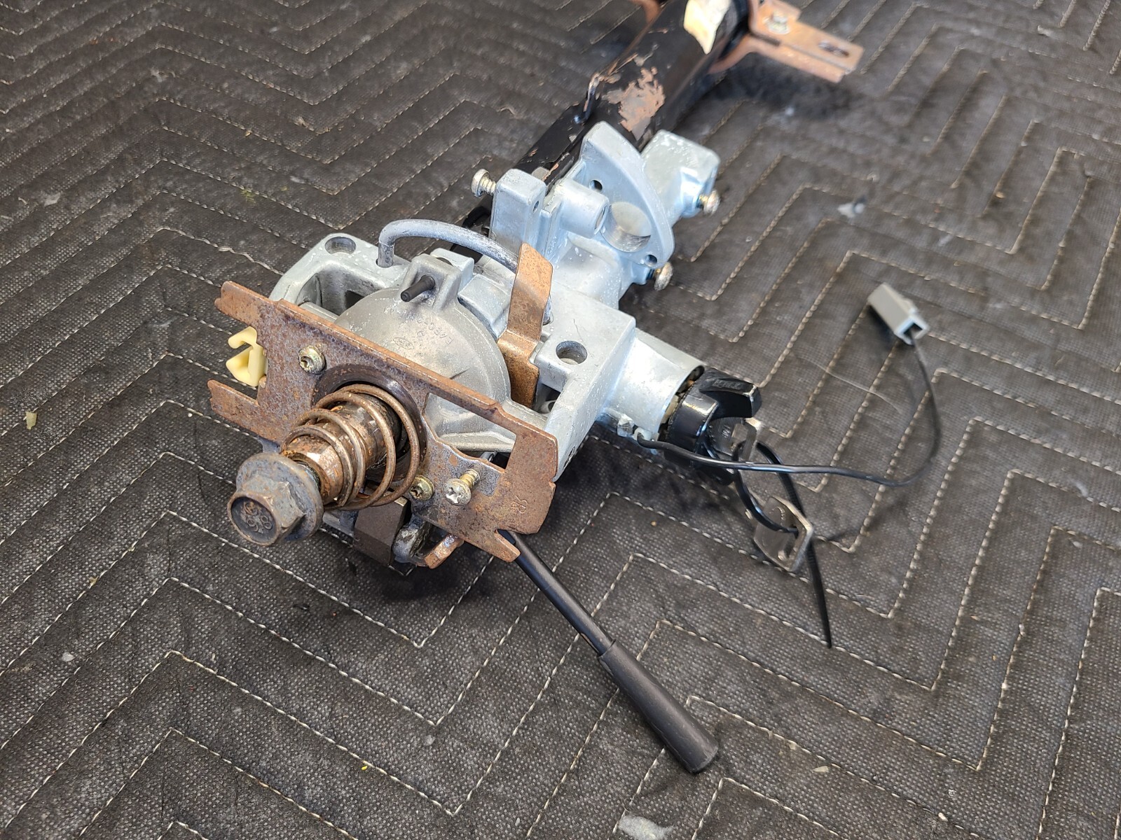 8389 Ford Fox Body Mustang Steering Column Tilt 19831989 87 1987 OEM