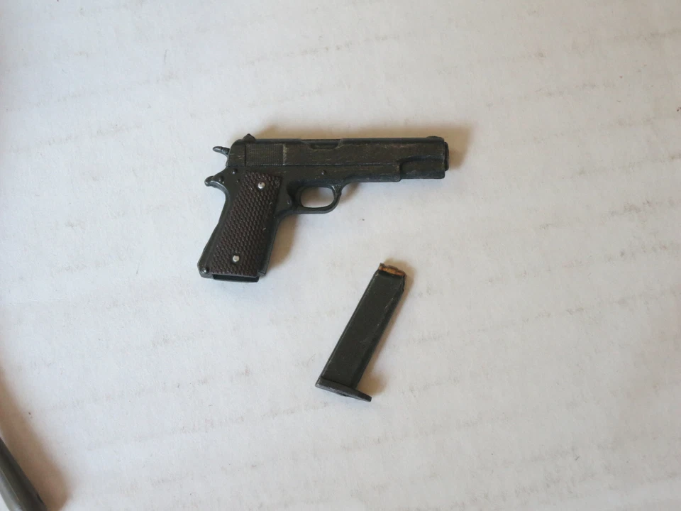 Hot Toys Capitán América Star Spangled Man Web Gear escala 1/6 M1911 MMS205 Foto 4 de 4