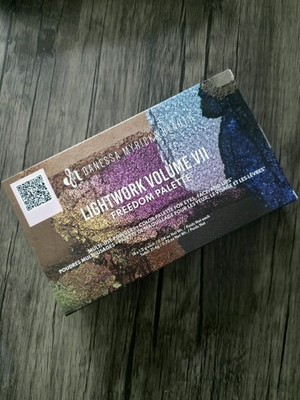with box Danessa Myricks Lightwork VIl Freedom Palette  Limited Edition  G2U
