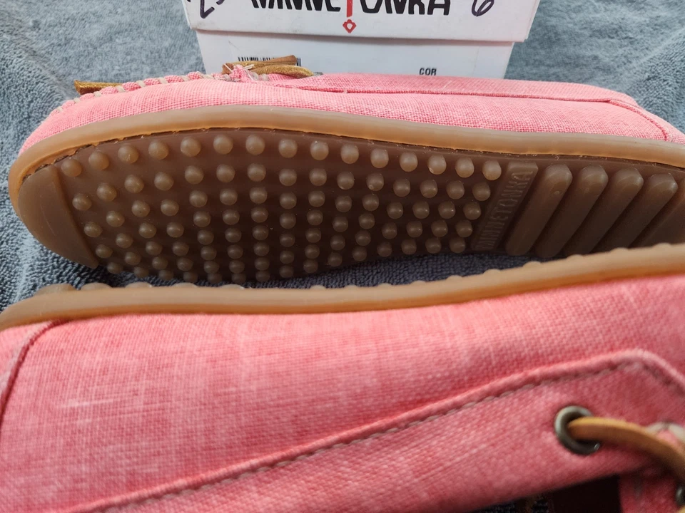 Coral Minnetonka Mocassins Womans Size 6 Loafers New In Box 236 - Image 4 of 4