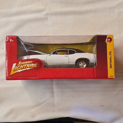 Johnny Lightning 1:24 1968 Pontiac GTO Diecast Car White/Black 