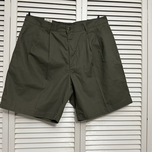 NEW Dockers Shorts Mens 38 Green Pleated Weathered Gab Pockets New with Tags