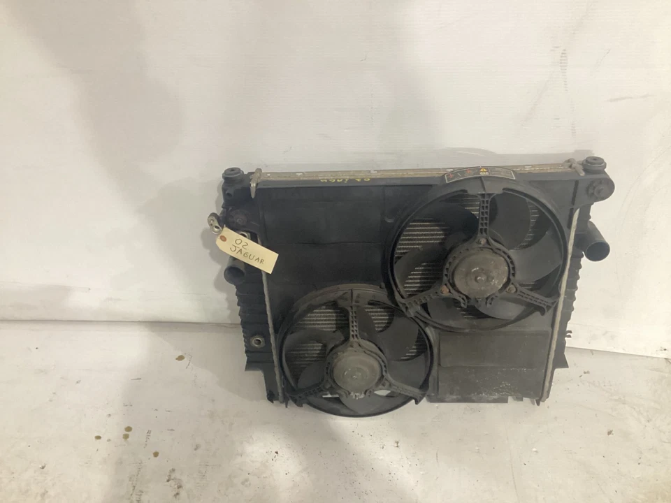 1998 - 2003 Jaguar XJ8 Vanden Plas Aluminum Radiator MNC4205AG OEM . Foto 2 de 4