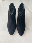 Manolo Blahnik Suede Black Bootie Pumps EUC — photo 4