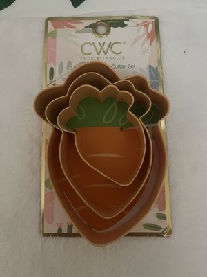 CWC 3 Piece CARROT SHAPE Cookie Cutter Metal Set - Spring  Easter 5'', 4'', 3'' NEW
